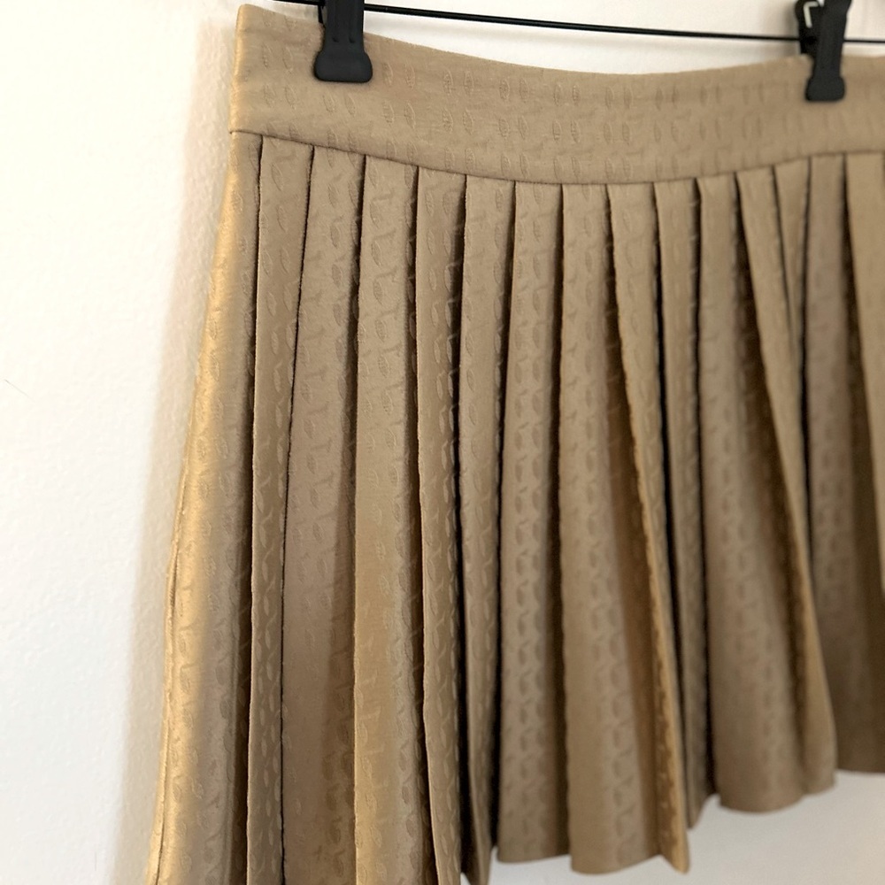 URBAN REVIVO Golden Champagne Textured Pleated Mini Skirt | Playful Glam
